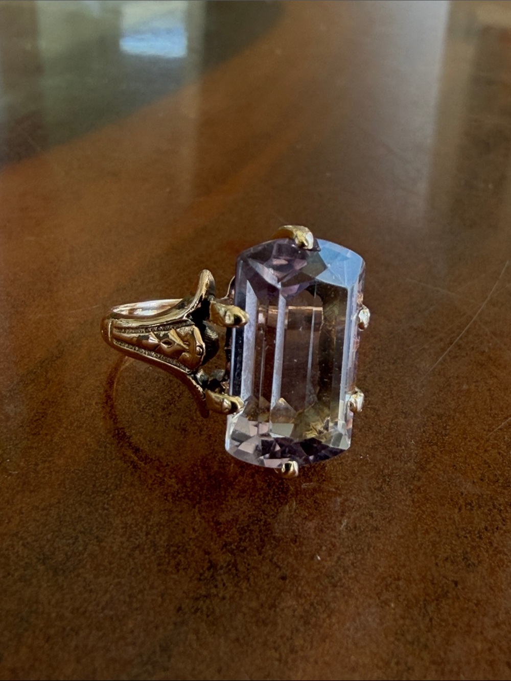 Vintage 14K Yellow Gold Ring with Light Purple Emerald-Cut Amethyst.